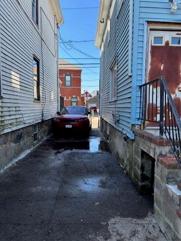 154 Purchase St, New Bedford, MA 02740