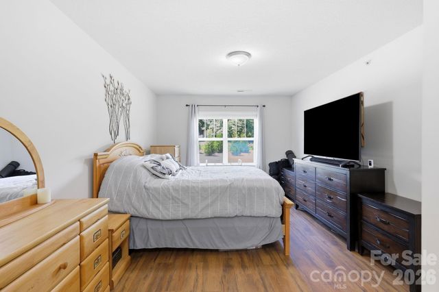 123 Foxden Drive 202, Fletcher, NC 28732