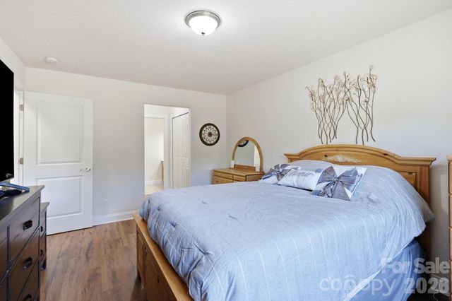 123 Foxden Drive 202, Fletcher, NC 28732