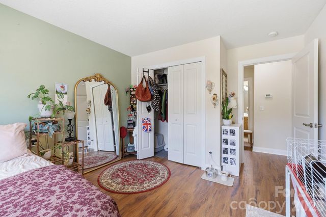 123 Foxden Drive 202, Fletcher, NC 28732