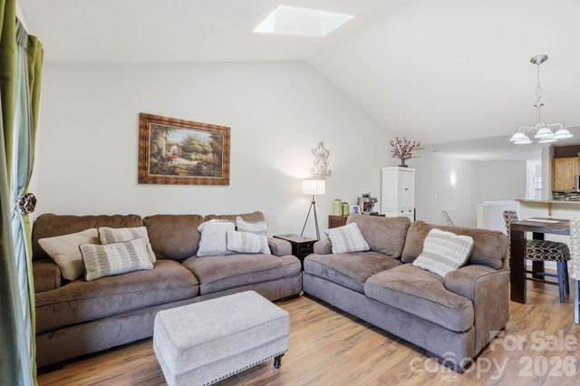 123 Foxden Drive 202, Fletcher, NC 28732