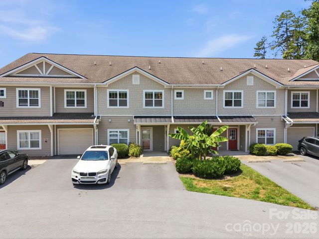 123 Foxden Drive 202, Fletcher, NC 28732