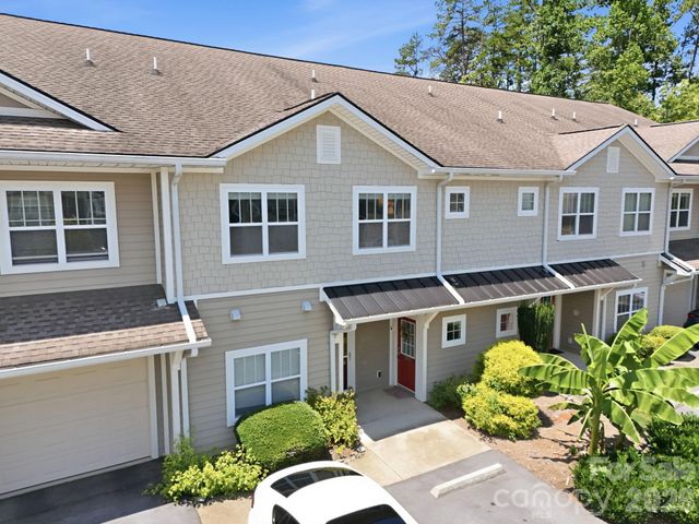 123 Foxden Drive 202, Fletcher, NC 28732