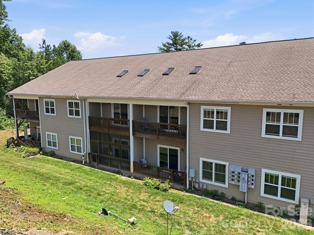 123 Foxden Drive 202, Fletcher, NC 28732