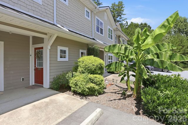123 Foxden Drive 202, Fletcher, NC 28732