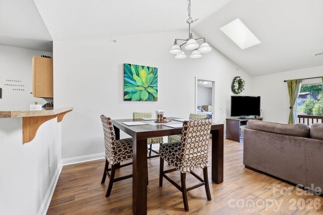 123 Foxden Drive 202, Fletcher, NC 28732