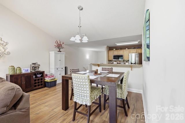 123 Foxden Drive 202, Fletcher, NC 28732