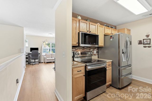123 Foxden Drive 202, Fletcher, NC 28732