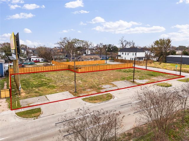 1025 N Loop, Houston, TX 77022