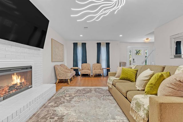 93 S SANGA RD, Memphis, TN 38018