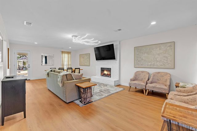 93 S SANGA RD, Memphis, TN 38018