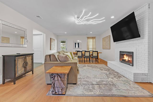 93 S SANGA RD, Memphis, TN 38018