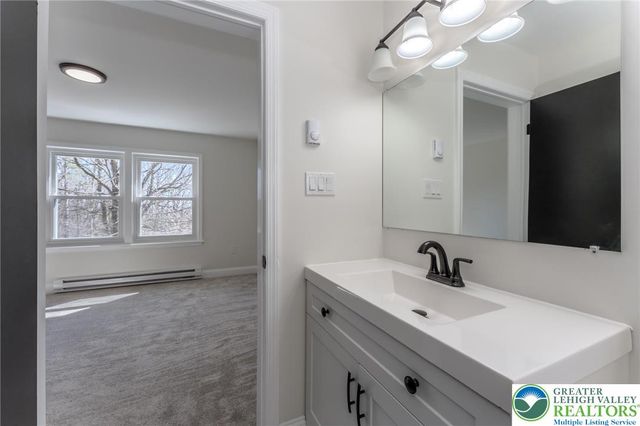 107 Mount Ranier Road, Chestnuthill Twp, PA 18330