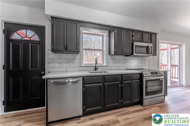 107 Mount Ranier Road, Chestnuthill Twp, PA 18330