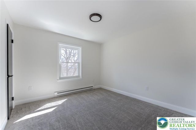 107 Mount Ranier Road, Chestnuthill Twp, PA 18330