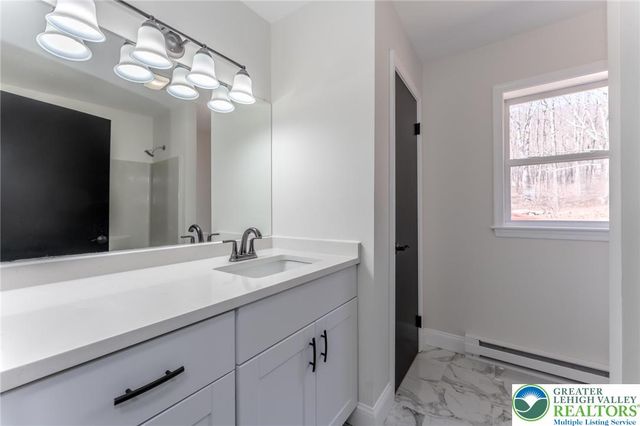 107 Mount Ranier Road, Chestnuthill Twp, PA 18330