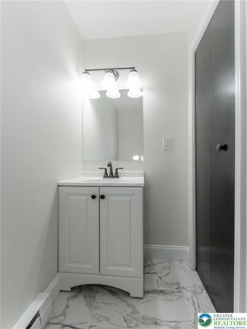 107 Mount Ranier Road, Chestnuthill Twp, PA 18330