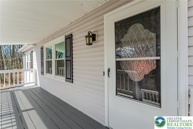 107 Mount Ranier Road, Chestnuthill Twp, PA 18330