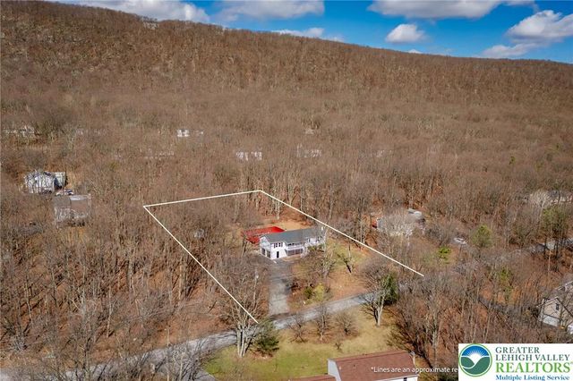 107 Mount Ranier Road, Chestnuthill Twp, PA 18330