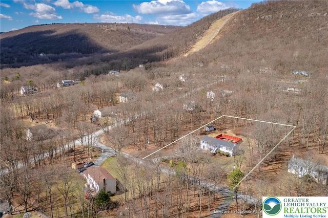 107 Mount Ranier Road, Chestnuthill Twp, PA 18330