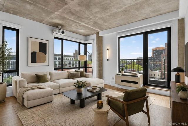 225 E 138th Street PH2, Bronx, NY 10451