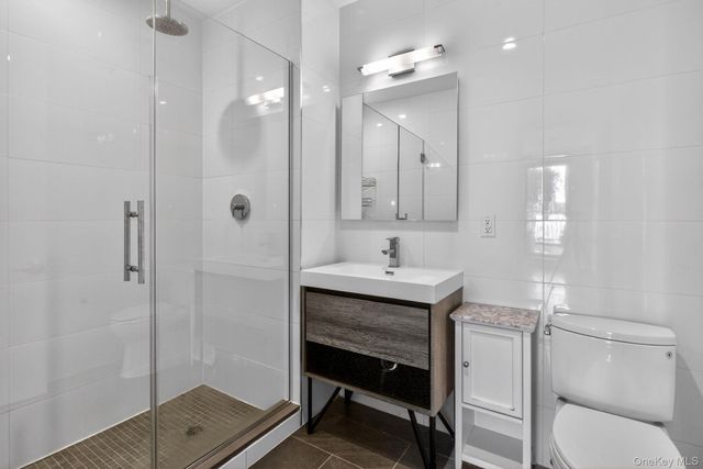 225 E 138th Street PH2, Bronx, NY 10451