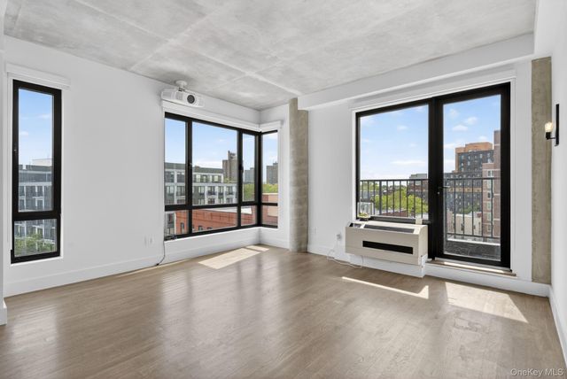 225 E 138th Street PH2, Bronx, NY 10451