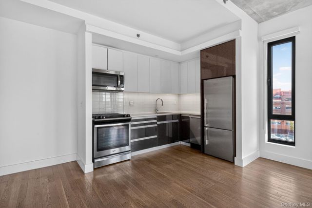 225 E 138th Street PH2, Bronx, NY 10451