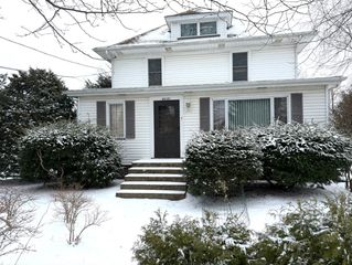 6s151 Old Eola Road, Eola, IL 60519