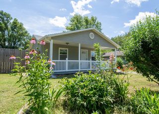 1050 South Glenn Avenue, Springfield, MO 65802