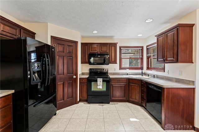 1479 Lantern Lane, Troy, OH 45373