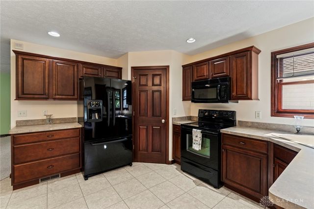 1479 Lantern Lane, Troy, OH 45373