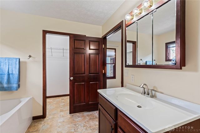 1479 Lantern Lane, Troy, OH 45373