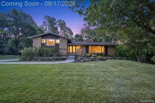 34135 Brittany Drive, Farmington Hills, MI 48335