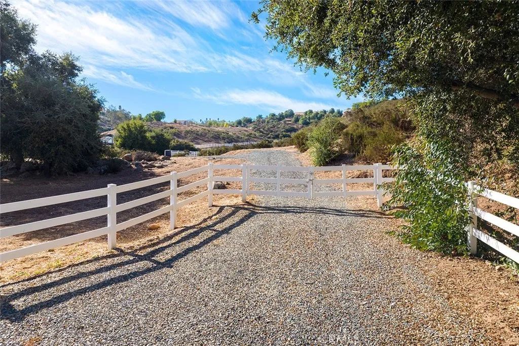 38563 Calle de Companero, Murrieta, CA 92562