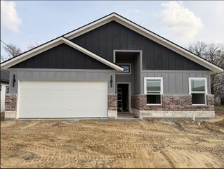 2105 College Street, Greenville, TX 75401