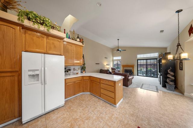 1837 Brookside Dr, Manteca, CA 95336