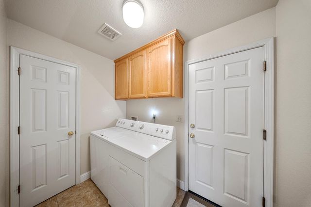 1837 Brookside Dr, Manteca, CA 95336