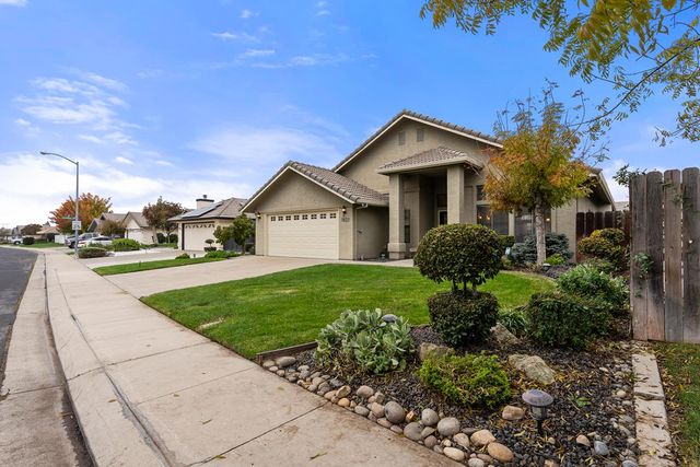 1837 Brookside Dr, Manteca, CA 95336
