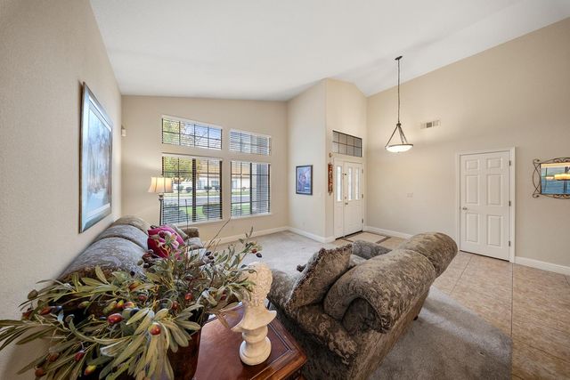 1837 Brookside Dr, Manteca, CA 95336