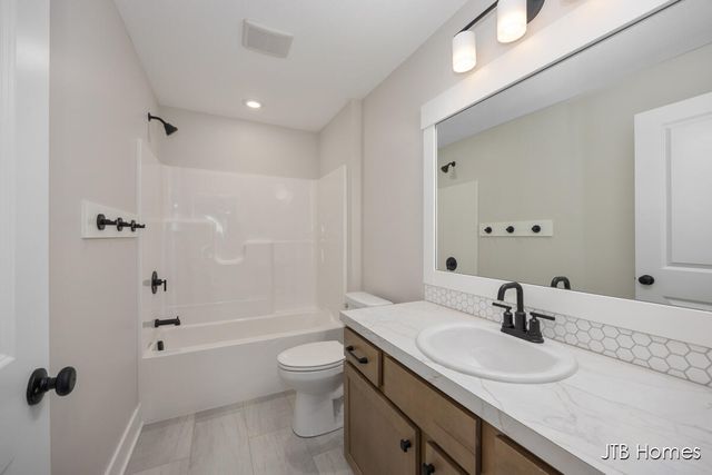 2020 Fallasburg Park Drive NE 1, Lowell, MI 49331