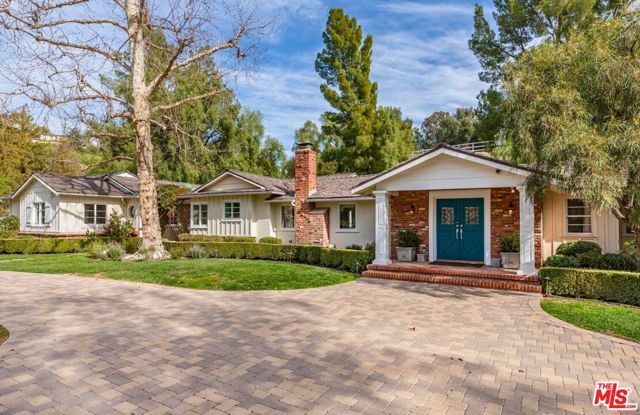 5840 Round Meadow Road, Hidden Hills, CA 91302