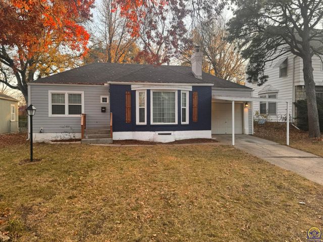 317 SW Hillside DR, Topeka, KS 66611