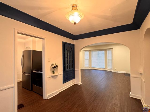 317 SW Hillside DR, Topeka, KS 66611