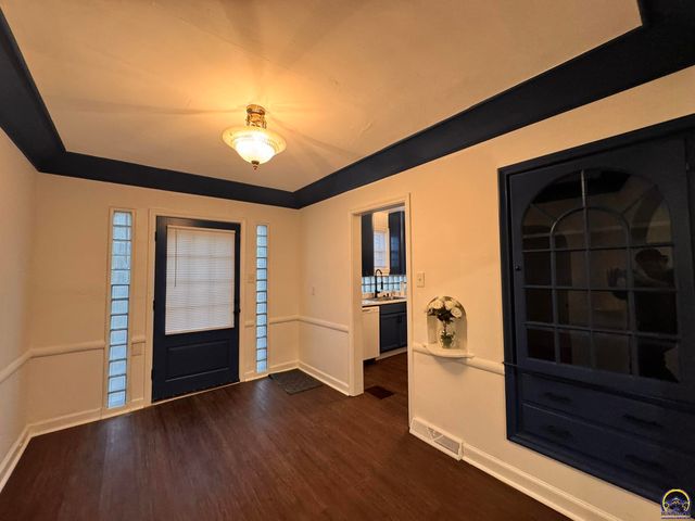 317 SW Hillside DR, Topeka, KS 66611