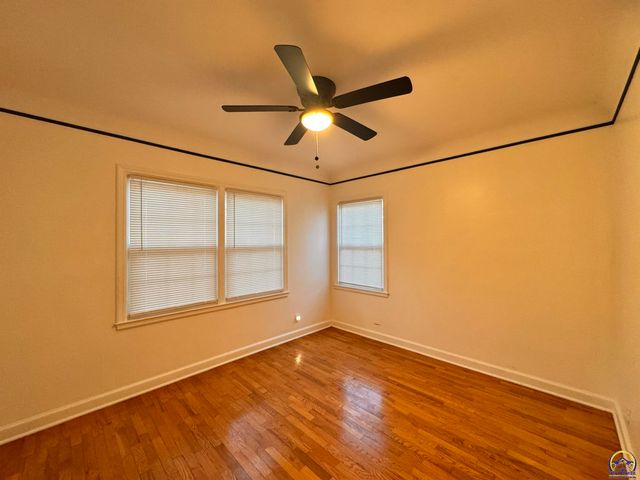 317 SW Hillside DR, Topeka, KS 66611