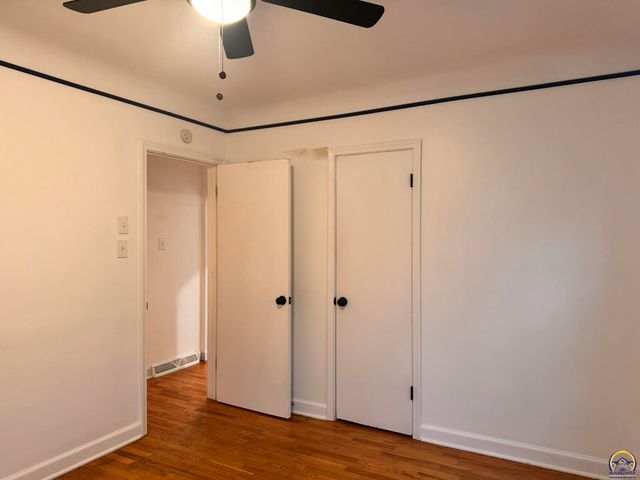 317 SW Hillside DR, Topeka, KS 66611