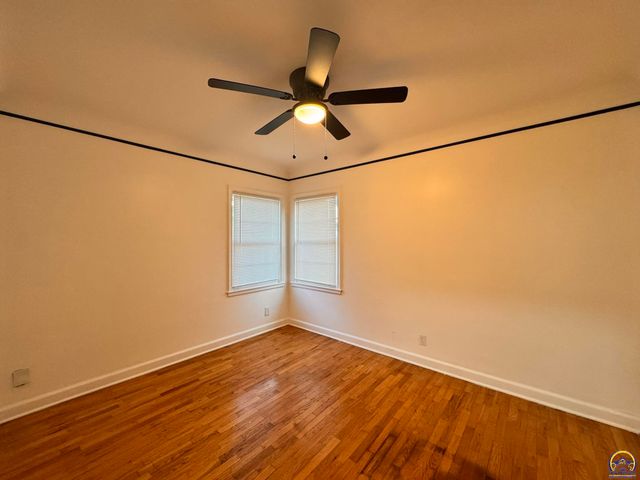 317 SW Hillside DR, Topeka, KS 66611