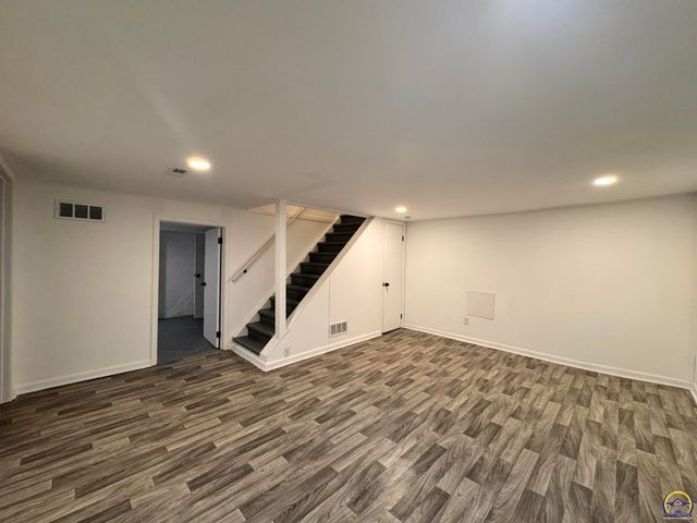 317 SW Hillside DR, Topeka, KS 66611