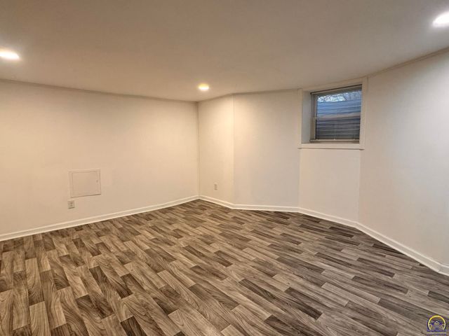 317 SW Hillside DR, Topeka, KS 66611